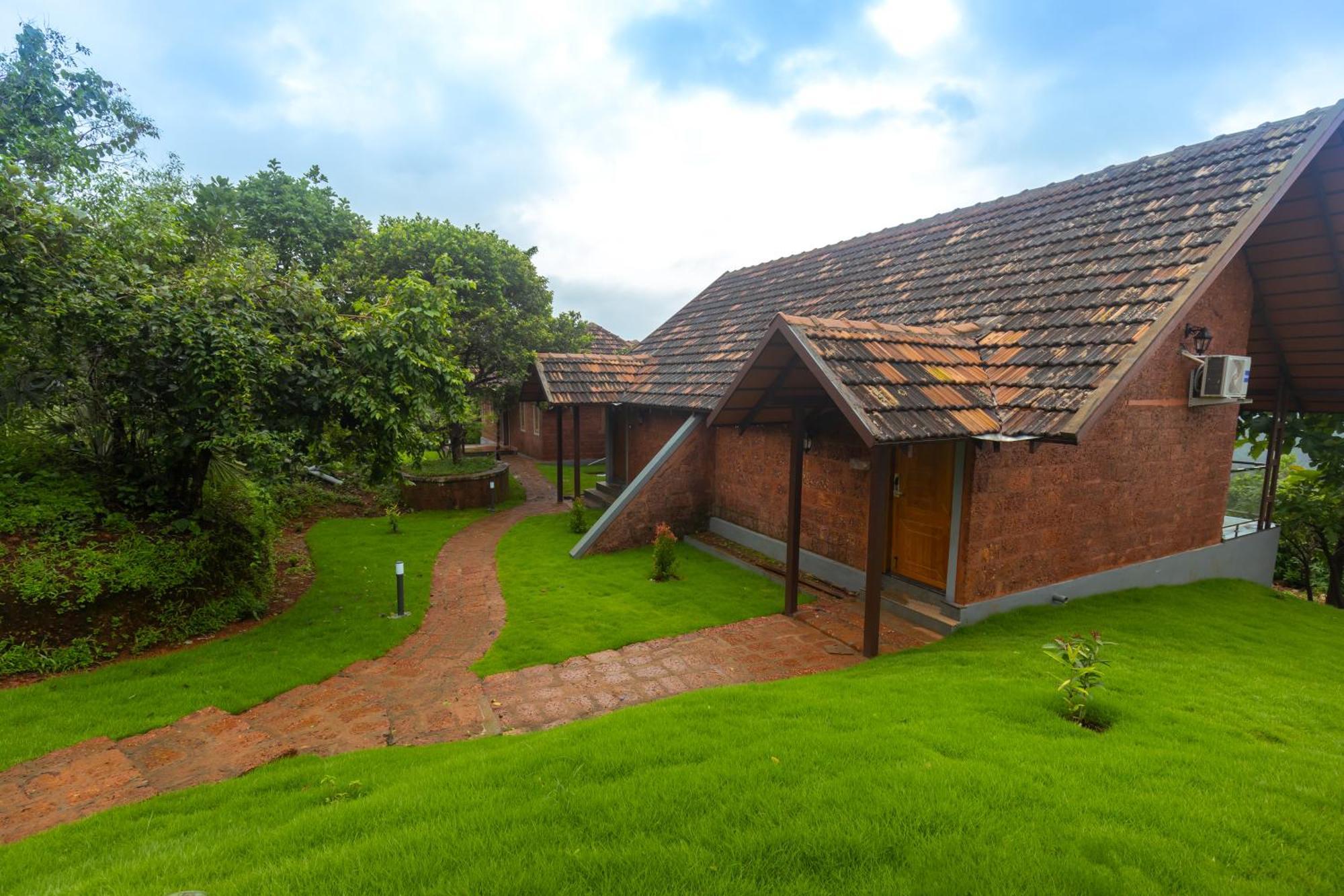 Sandalmist Resort And Spa Kasaragod Exterior photo